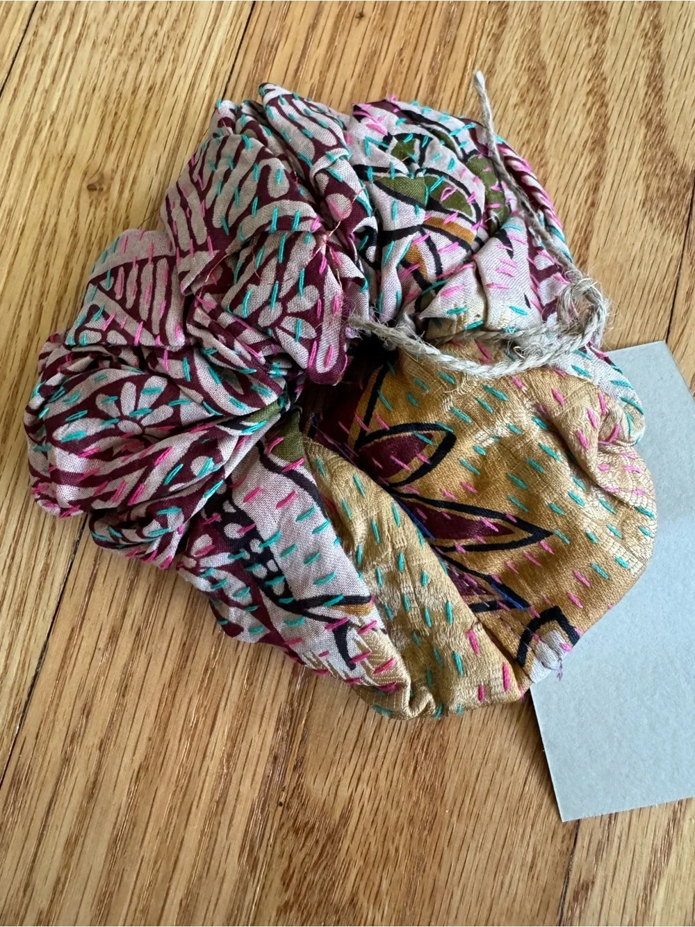 Kantha scrunchie NWT